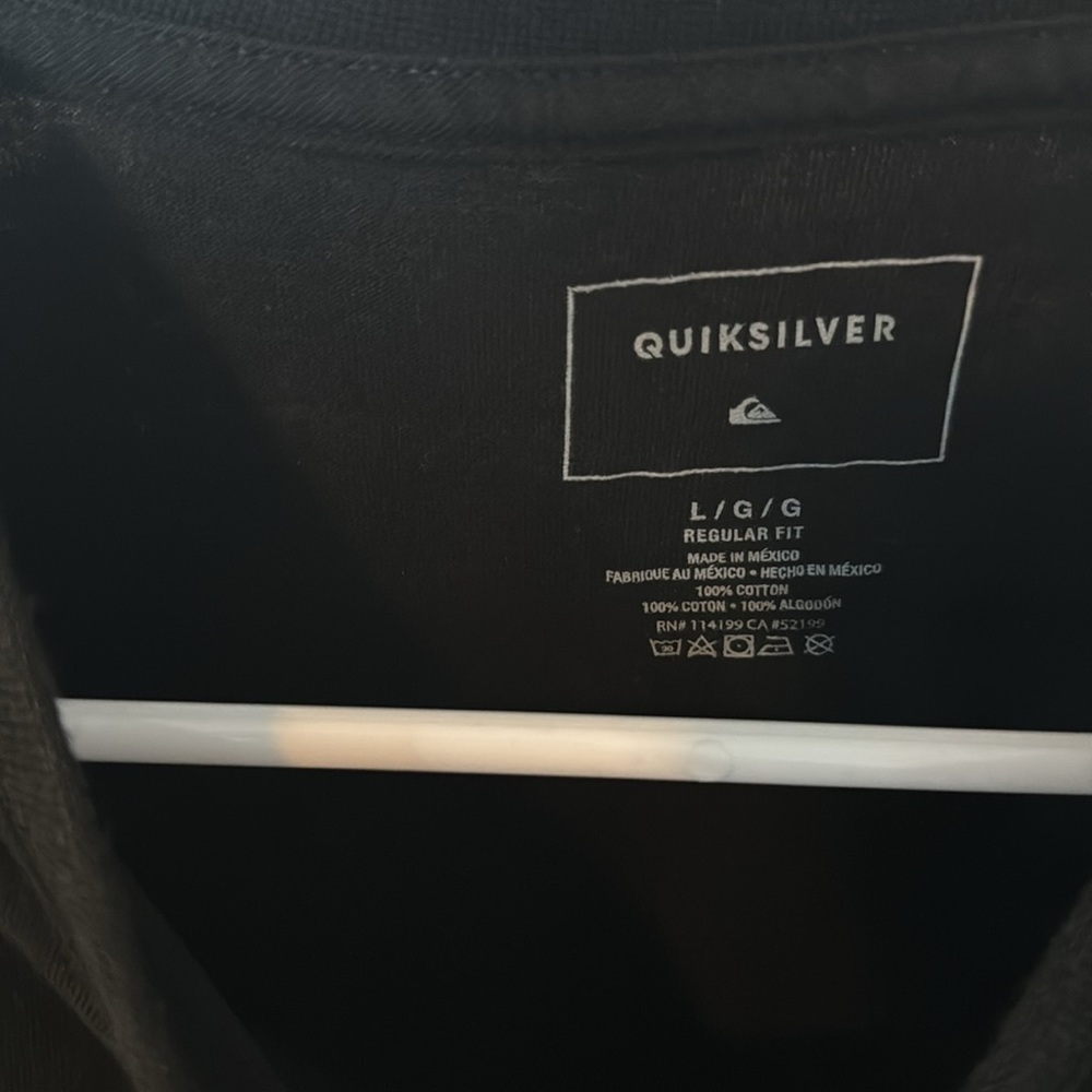 Mens Quicksilver tee shirt. Shirt is in good condition. Super soft shirt - Picture 4 of 4